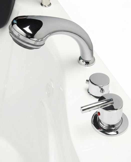 Chrome faucet spout and lever handle detail on the Mesa BT-084 tub