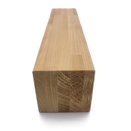 Thermo-Aspen 3x3 bench board, end view of a square beam in light wood with finger-jointed grain on the end face